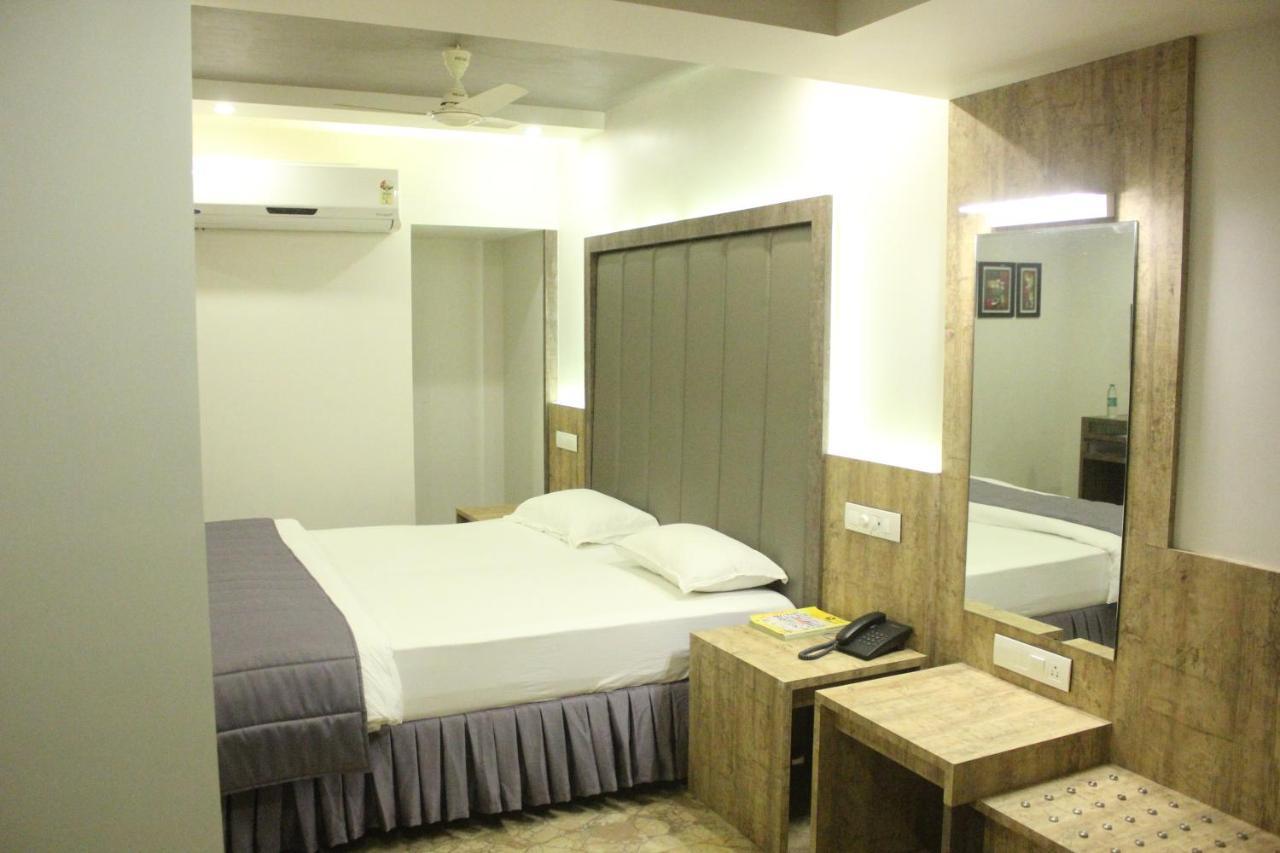 Nimantran Hotel Navi Mumbai Luaran gambar