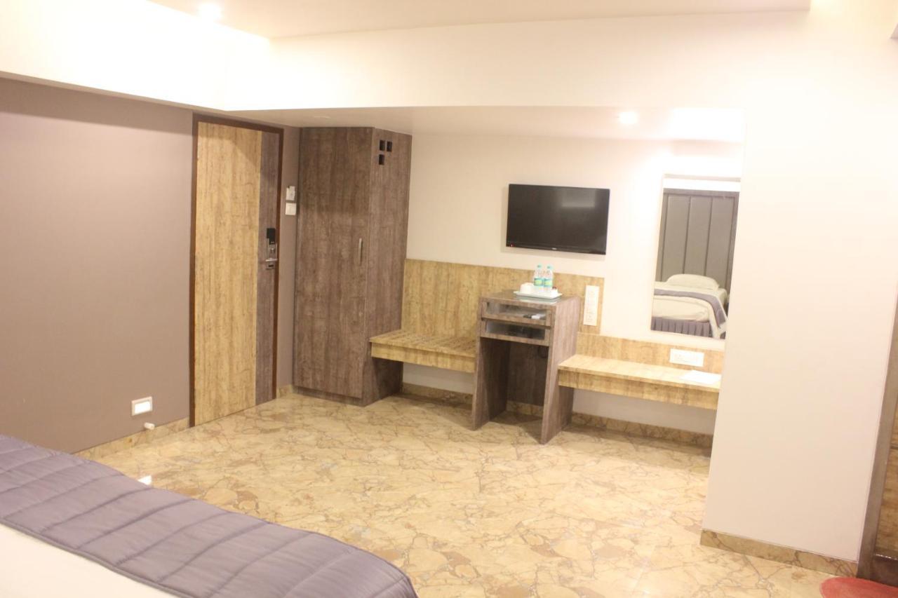 Nimantran Hotel Navi Mumbai Luaran gambar
