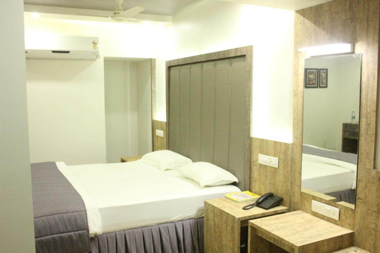 Nimantran Hotel Navi Mumbai Luaran gambar