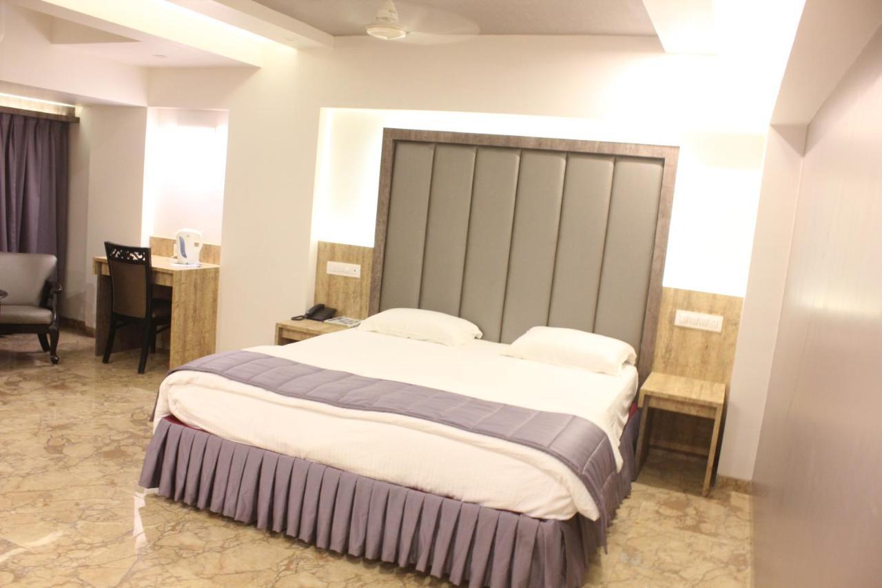 Nimantran Hotel Navi Mumbai Luaran gambar