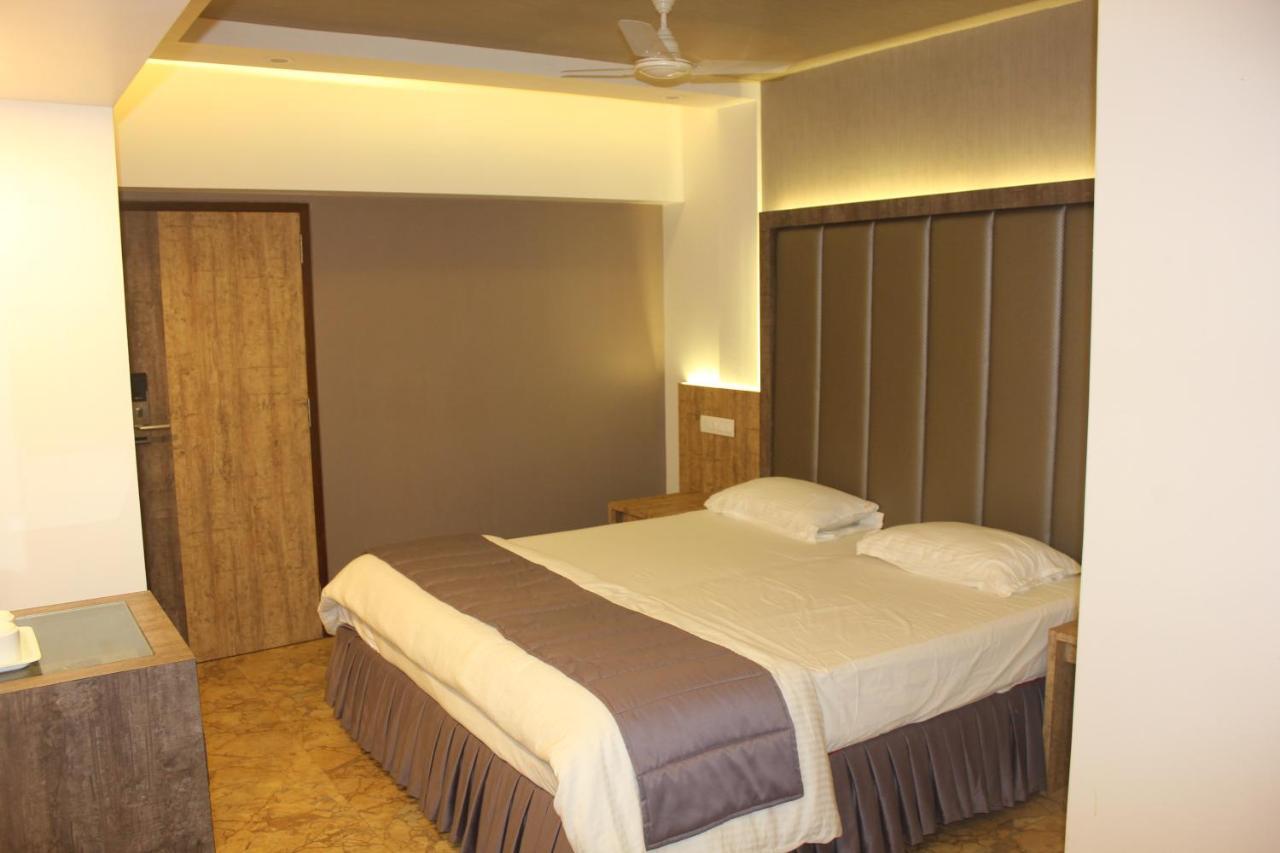 Nimantran Hotel Navi Mumbai Luaran gambar