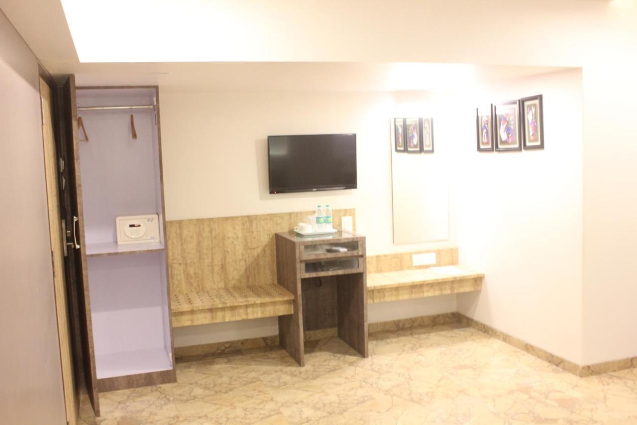 Nimantran Hotel Navi Mumbai Luaran gambar